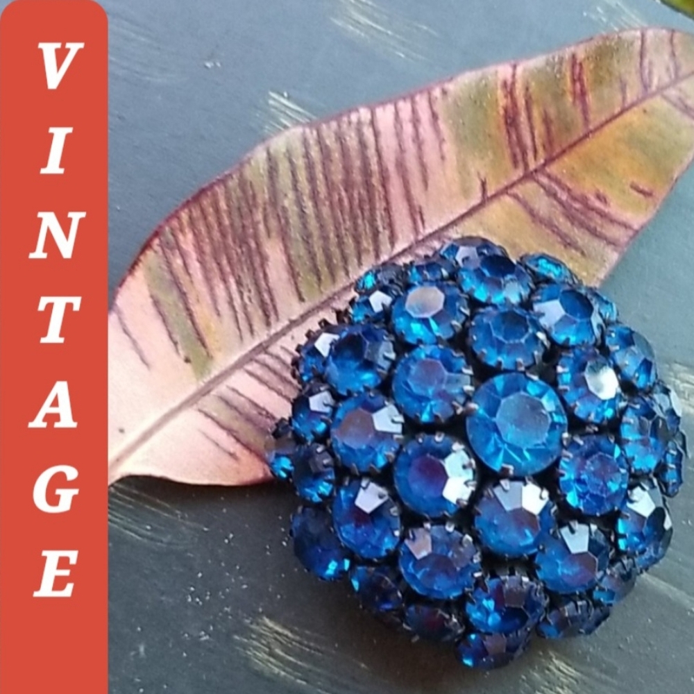 50's MCM WARNER Domed Sapphire Cobalt Blue Crystal Glitzy Vintage Brooch Pin 2" - Picture 2 of 15